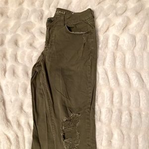AmericanEagle Tomgirl Jean